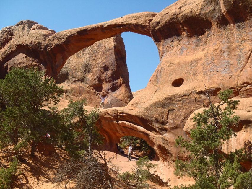 Afternoon Arches National Park 4x4 Tour - Riding in enclosed Jeep Rubicons: comfort on rough roads