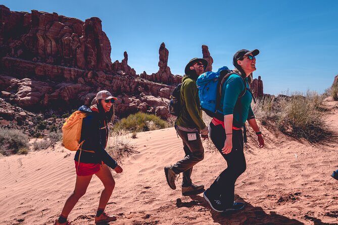 Arches Full Day Small Group Tour & Hike - Why the small group size (8) is a big deal in Arches