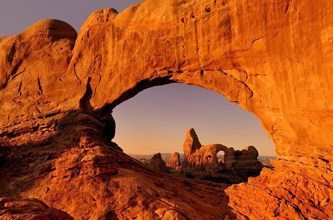 Arches National Park Morning & Afternoon Van Tours - Guide Style: Why Bill and Phil Make the Day Feel Worth It