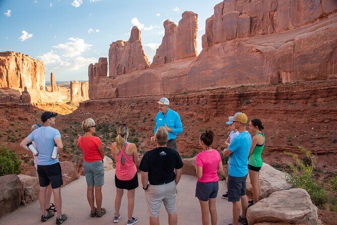 Arches National Park Morning Tour - The real hiking level: short, light, and on uneven ground
