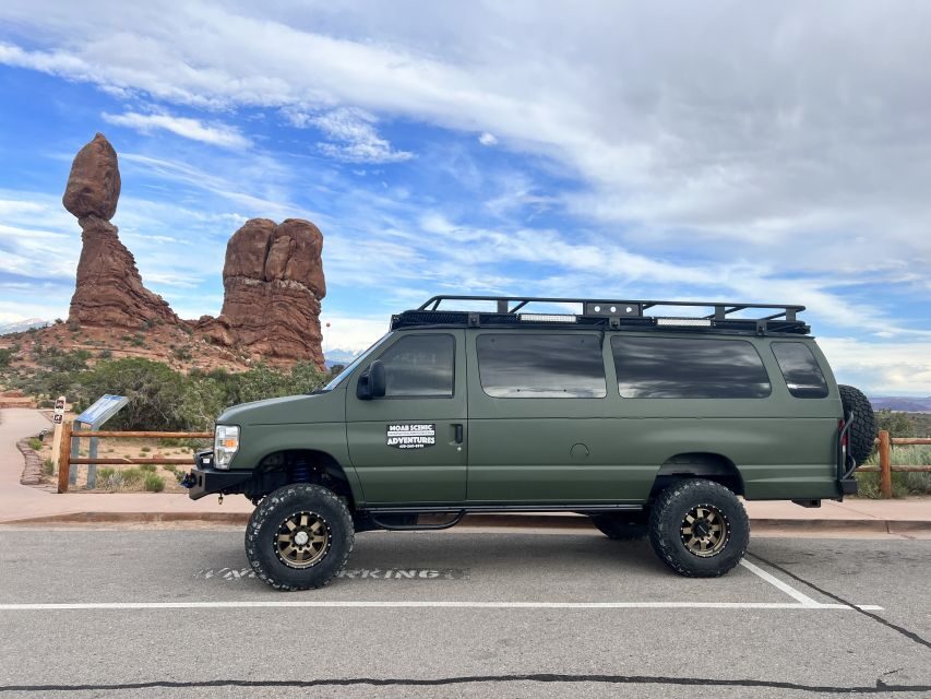 Arches National Park: Sunset Pavement Van Tour - The short guided walk: North and South Window Arches