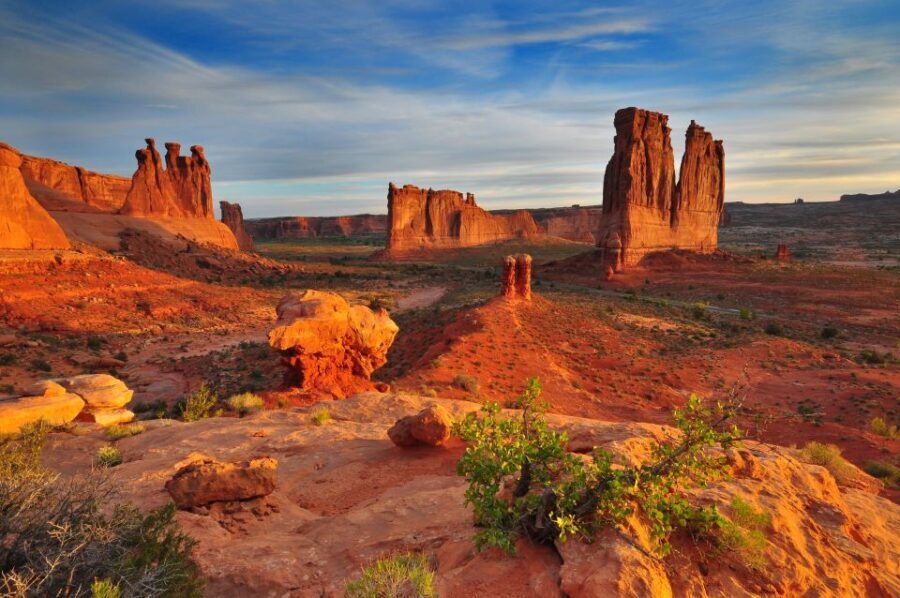 Arches National Park: Sunset Pavement Van Tour - Turret Arch and the viewpoint rhythm between stops