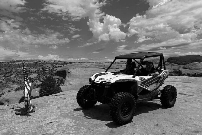 BEST! Poison Spider U-Drive 4X4 Tour in Moab +Dinosaur Tracks! - Entering the trail: what Poison Dinosaur Tracks Trail feels like