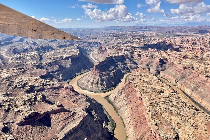 Canyonlands National Park Airplane Tour - Pilot Commentary That Makes the View Click