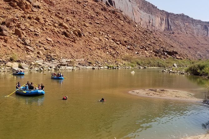 Colorado River Rafting: Half-Day Morning at Fisher Towers - Guides Make the Difference: What to Look For on Your Boat