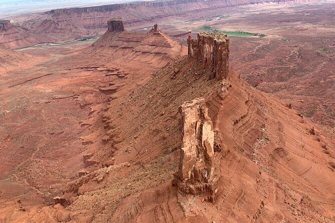 Corona Arch & Canyon Run Heli Tour - 20 minutes - Stop 3: Corona Arch’s Rainbow-Bridge-Like Curves