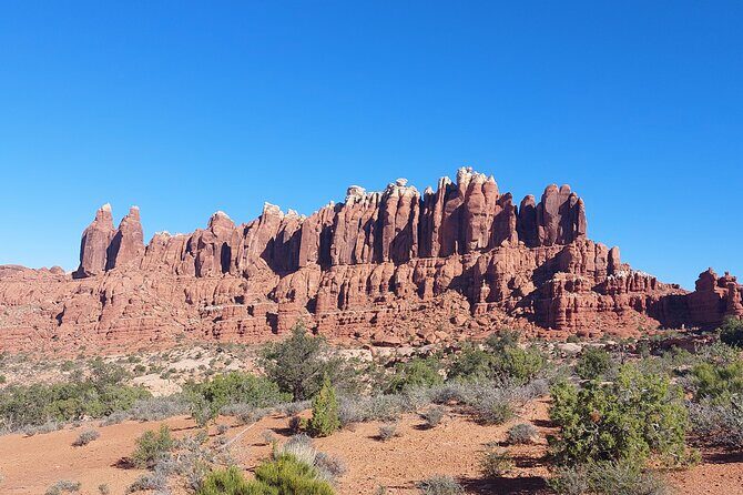 Discover The Hidden Arches: Solitaire Arches Hike & 4x4 Fun - What to bring (and what to think about) for a hike + 4x4 day