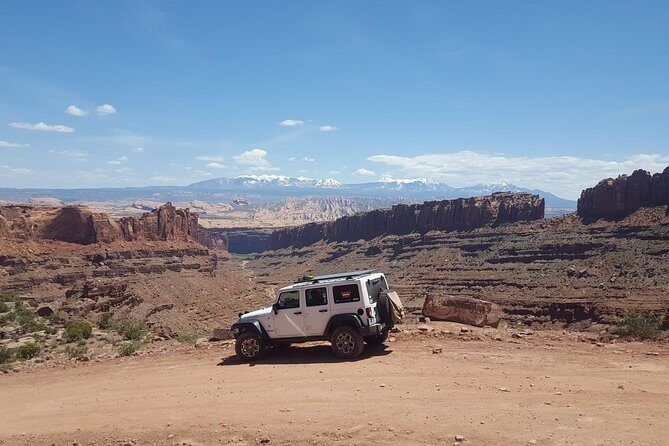 Do it like a local! Drive a canyon in the comfort of your personal SUV! - Why a self-drive canyon route feels so Moab