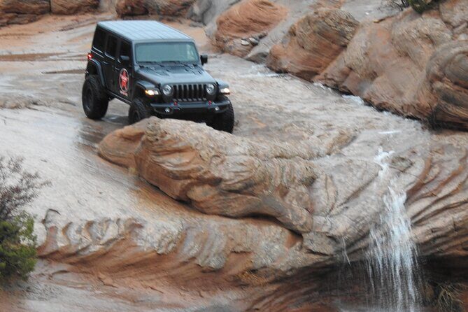 Exciting and Scenic Off-Road Guided Tour of Moab's Backcountry!!! - Snacks, Water, and Photo-Friendly Stops