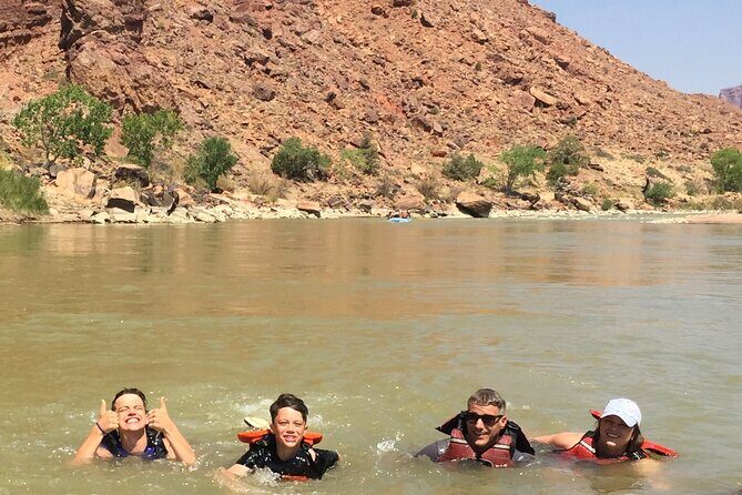 Fisher Towers Rafting Full-Day Trip from Moab - Lunch on the beach: what you’ll eat and how to handle sun + water