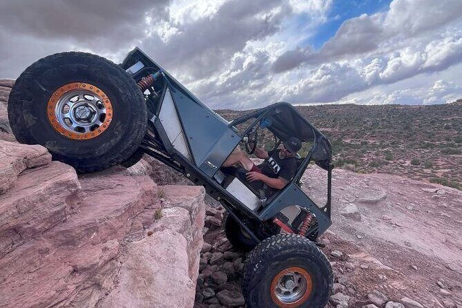 Follow Along and Ride Along Off Road Jeep Tours in Moab Utah - Ride-Along vs Follow-Along: Pick Your Comfort Level