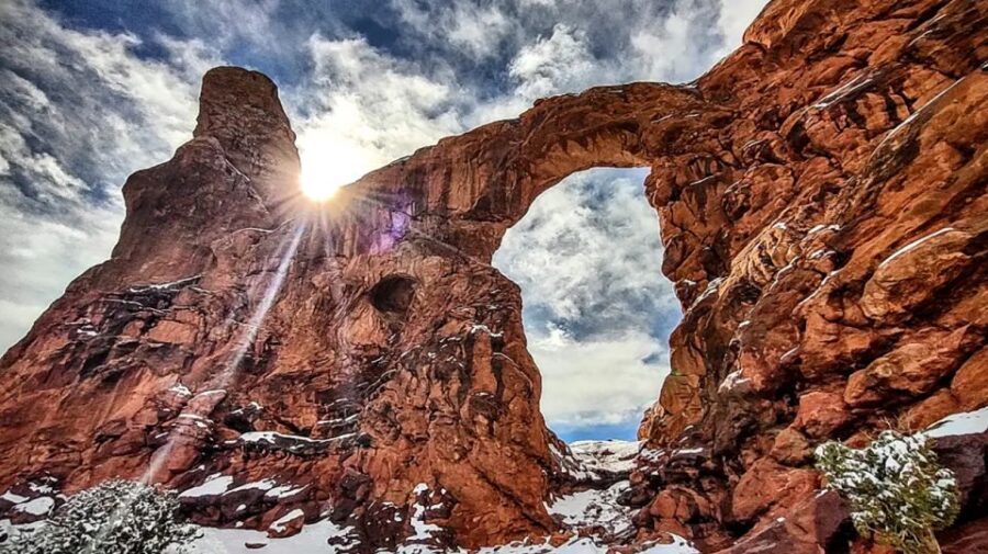 From Moab: Arches National Park 4x4 Drive and Hiking Tour - Dinosaur tracks and the old cowboy trail exit