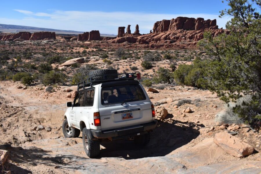 From Moab: Arches National Park 4x4 Drive and Hiking Tour - Price and value: what your $337 buys you