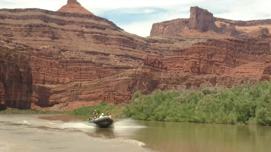 From Moab: Canyonlands 4x4 Drive and Calm Water Cruise - Should you book the Canyonlands 4x4 and Calm Water Cruise?