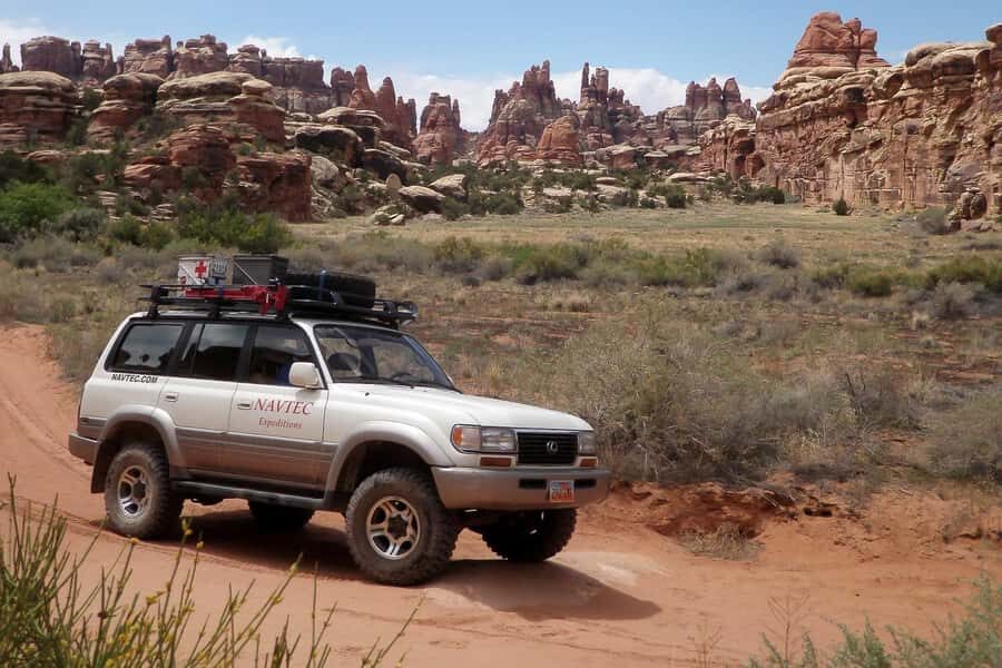 From Moab: Canyonlands Needle District 4x4 Tour - Lunch, lemonade, and getting your energy back