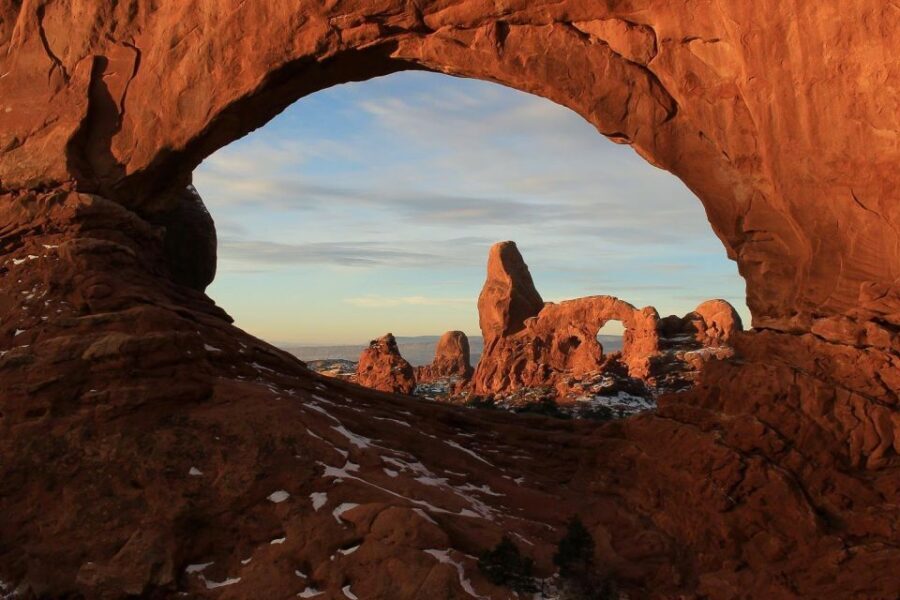 From Moab: Full-Day Canyonlands and Arches 4x4 Driving Tour - Devils Garden: the picnic lunch break that actually refreshes