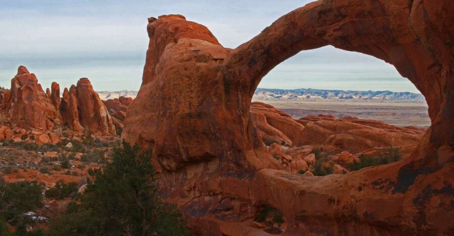 From Moab: Full-Day Canyonlands and Arches 4x4 Driving Tour - Island in the Sky first: viewpoints, then the Shafer Trail