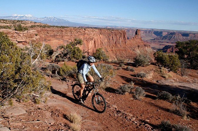 Guided Mountain Biking Tour (Intermediate) in Moab - How the Guide Makes the Difference (Zach and Jeff’s Style)