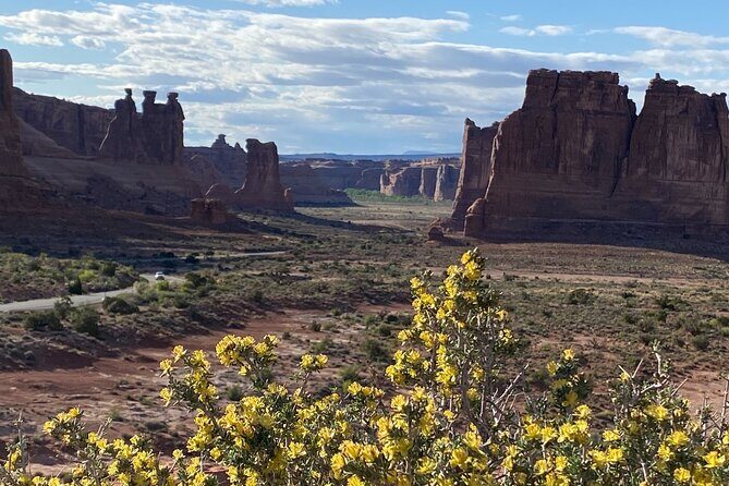 Half Day Private Arches National Park Guided Tour - Pickup, Van Comfort, and Starting at 7:30 am