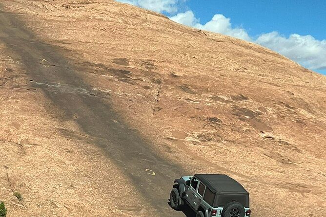 Hell’s Revenge Private 4x4 Guided Jeep Experience in Moab - Key highlights at a glance