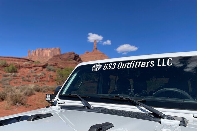 Hell’s Revenge Private 4x4 Guided Jeep Experience in Moab - Sunset-style departures and the natural spring stop