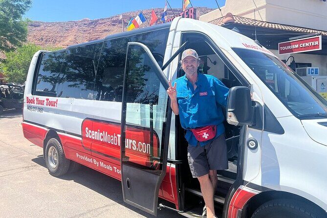 HIGHLY RATED Arches National Park Sightseeing Tour From Moab Utah - Where the tour starts: Moab Tourism Center and the “easy button” for Arches