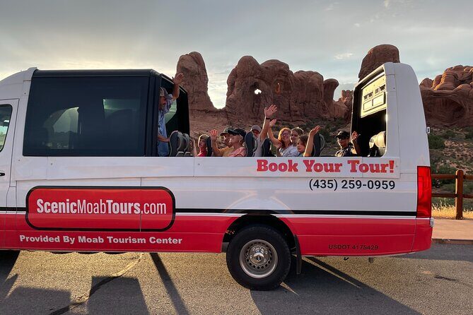 HIGHLY RATED Arches National Park Sightseeing Tour From Moab Utah - Windows Section loop: where most arches pack into one ride-and-walk