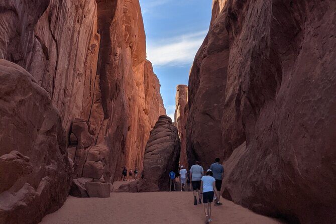 Immersive Arches Walking Tours | More Stops, More Tour Options - Balanced Rock and Park Avenue: quick stops that teach you how to look