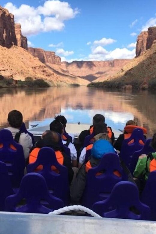 Moab: 1-Hour Colorado River Speed Boat Tour - Safety briefing, steps to the dock, and wet-ride reality
