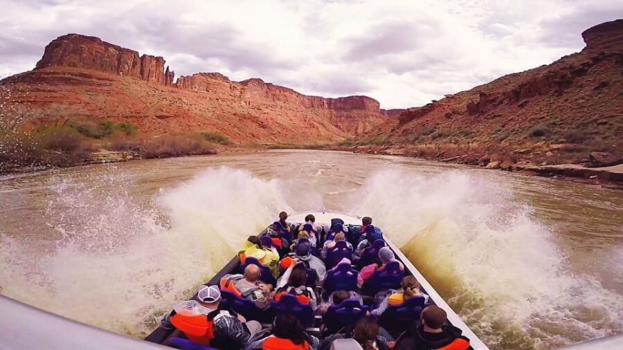 Moab: 1-Hour Colorado River Speed Boat Tour - Captains, music, and why the guide matters more than you think