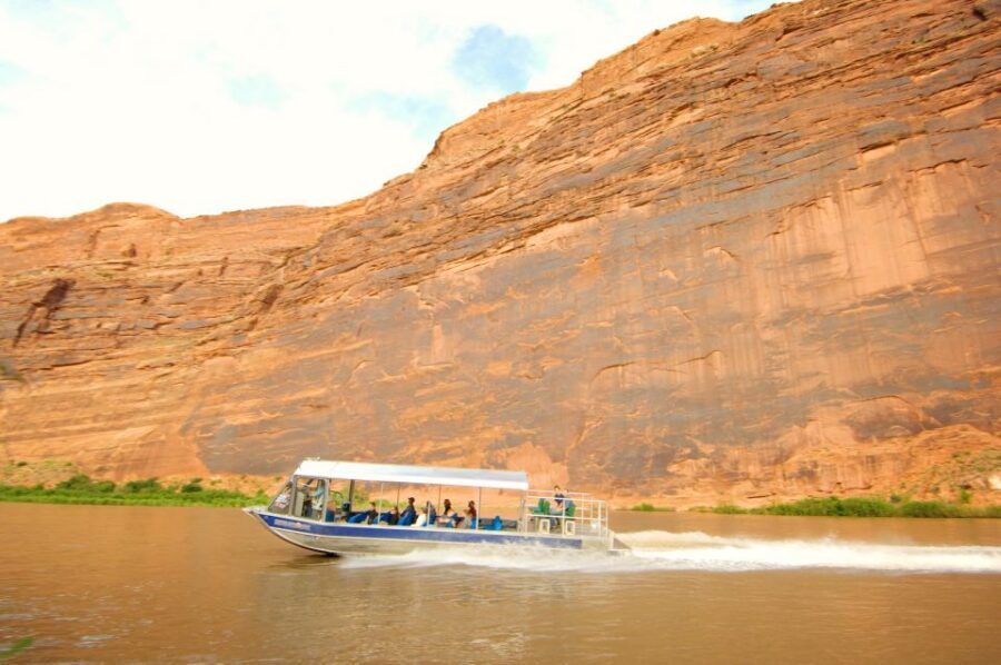 Moab: 3-Hour Jet Boat Tour to Dead Horse Point State Park - Meeting up by the North side of the bridge (and what to do with those steps)