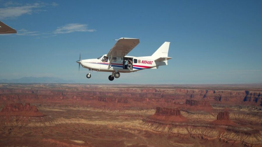 Moab: Arches National Park Airplane Tour - What’s included (and what you’ll need to handle yourself)
