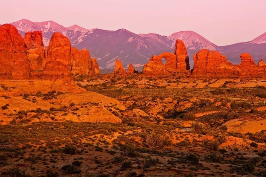 Moab: Arches National Park Morning Adventure Tour - Guided Micro-Hikes to Iconic Natural Arches