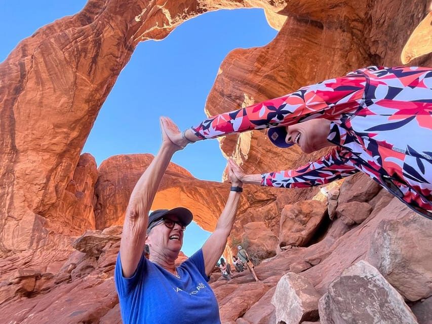 Moab: Arches National Park Sightseeing Tour - The short walks: fun steps, not a backcountry workout