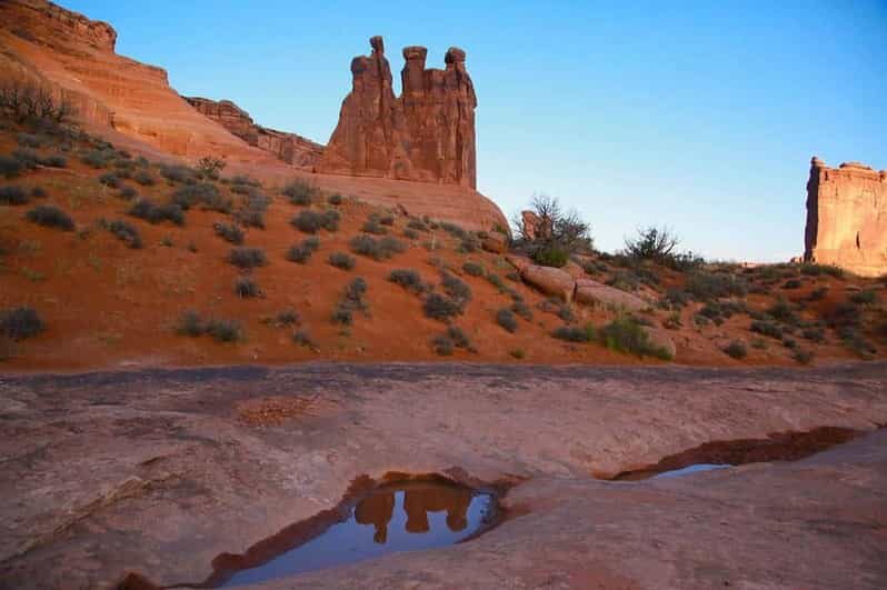 Moab: Arches National Park Sunset Tour - Riding in a Sprinter or Bus with Real Photo Windows