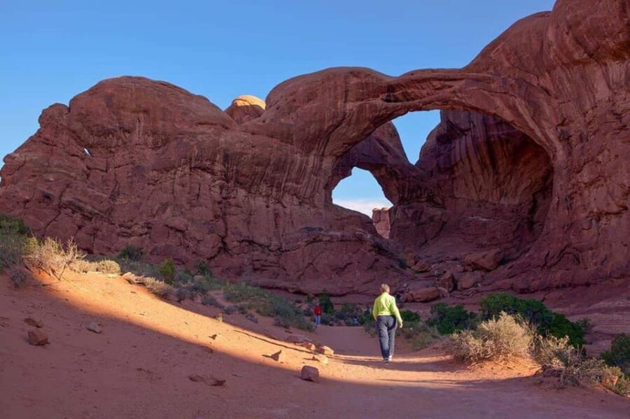 Moab: Arches National Park Sunset Tour - Turret Arch: A Change of Pace from the Big Icons