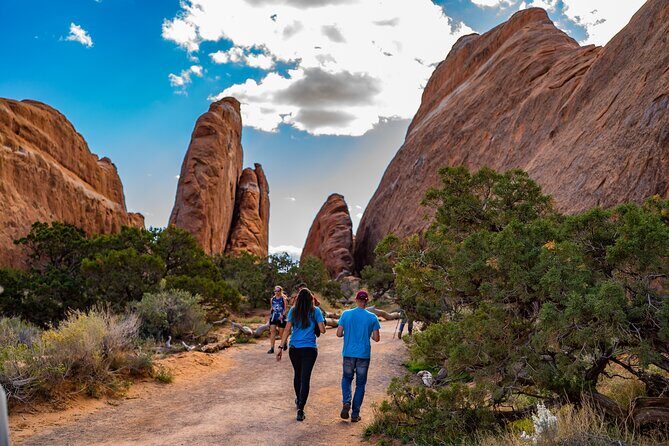 Moab Bundle: Arches Canyonlands, and La Sal Self-Guided Tours - Day 2 in Canyonlands Island of the Sky: Mesa Arch and easy-to-miss viewpoints