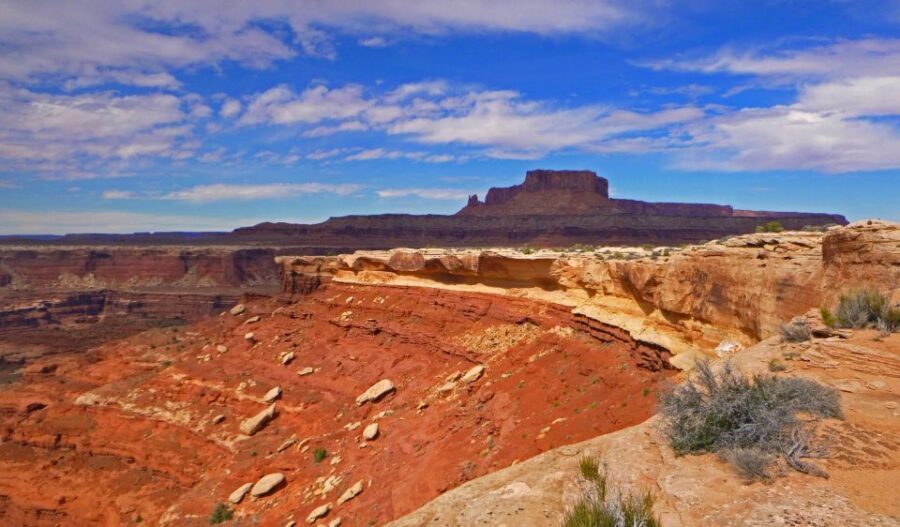 Moab: Canyonlands National Park 4x4 White Rim Tour - Lathrop Canyon to the riverside picnic oasis lunch