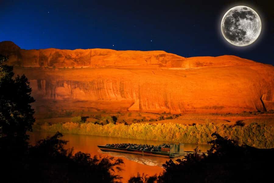Moab: Colorado River Dinner Cruise with Music and Light Show - A Three-Hour Moab Night on the Colorado River