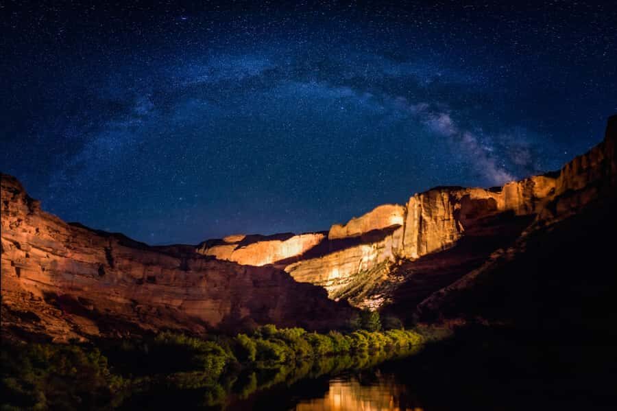 Moab: Colorado River Dinner Cruise with Music and Light Show - The Storytelling Show: How the Canyon Gets Explained in Sound and Light