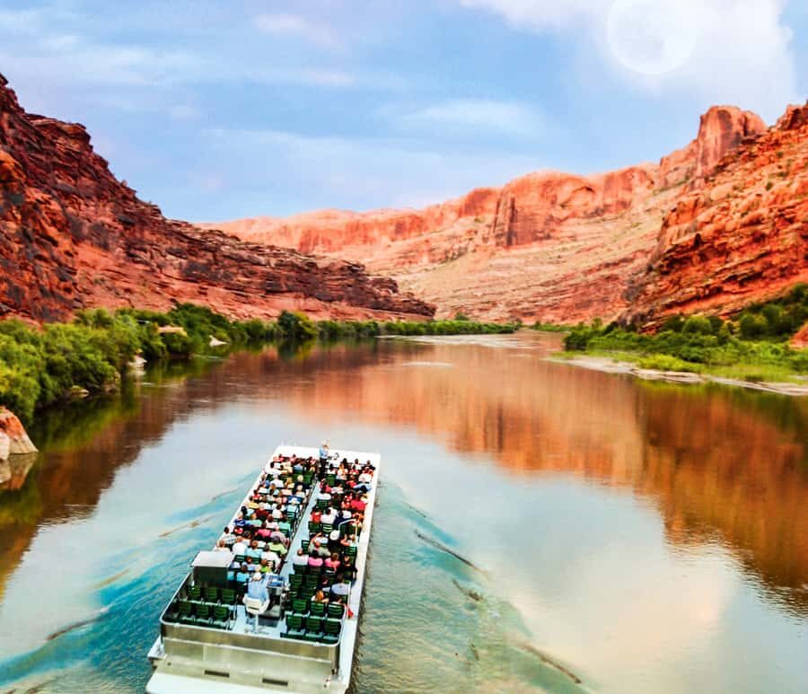 Moab: Colorado River Dinner Cruise with Music and Light Show - Timing and Lines: Dinner Start Pressure and How to Handle It
