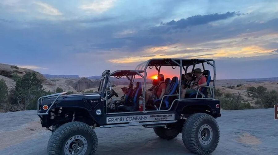 Moab: Hell's Revenge "Beast" 4x4 Adventure Tour - Dinosaur tracks stop: what you’re actually looking at