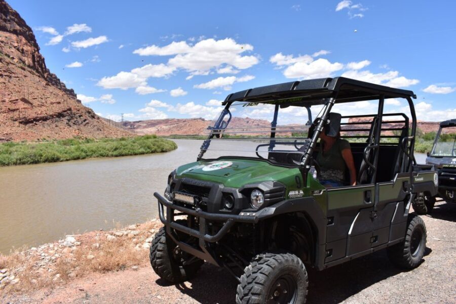 Moab: Hurrah Pass 4x4 Driving Adventure - What to bring for bumpy, dusty UTV driving near Canyonlands