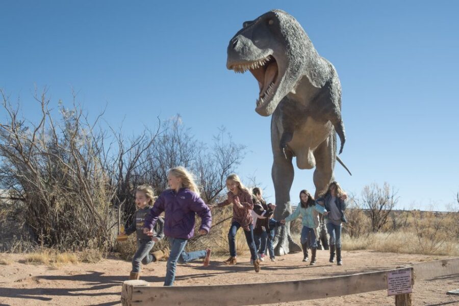 Moab: Moab Giants Dinosaur Park and Museum Entrance Ticket - Tracks Museum plus Dig-It-Out sites: turning kids into dinosaur detectives