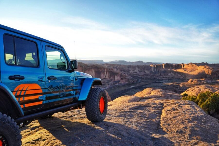 Moab: Off-Road Hell's Revenge Trail Private Jeep Tour - Key highlights you’ll feel right away