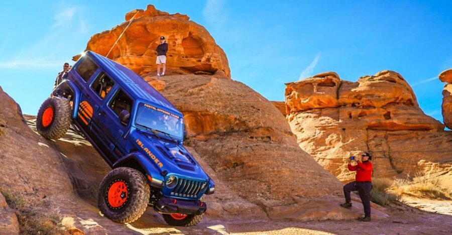 Moab: Off-Road Hell's Revenge Trail Private Jeep Tour - The Hell’s Revenge climb: what you should expect on the rocky sections