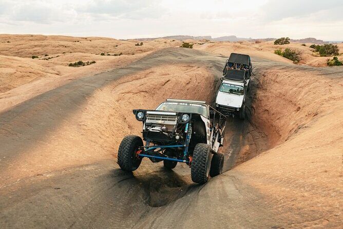 Moab's Most Xtreme 3-Hour Experience on Hell's Revenge - The ATV and safety setup: roll cage, 5-point harnesses, and bucket seats