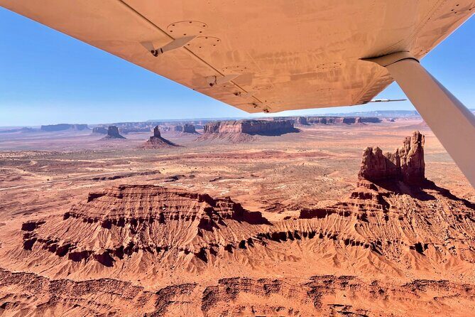 Monument Valley and Canyonlands National Park Combo Air Charter - Spotting Canyonlands: domes, buttes, and the Colorado River story