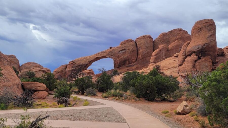 Morning Arches National Park 4x4 Tour - Price and value: what $210 gets you