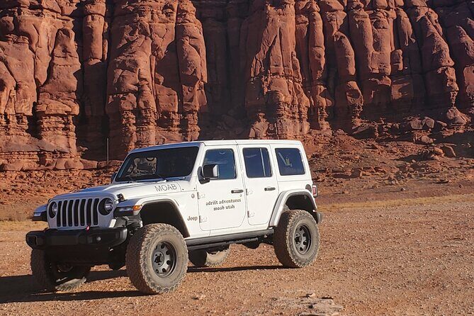 Needles Canyonlands 4X4 Jeep Tour from Moab (3 Person Minimum) - Key highlights worth your attention
